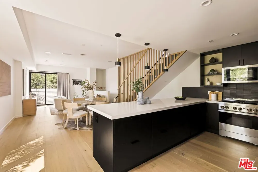 4180 Duquesne Avenue #3 Culver City, CA 90232