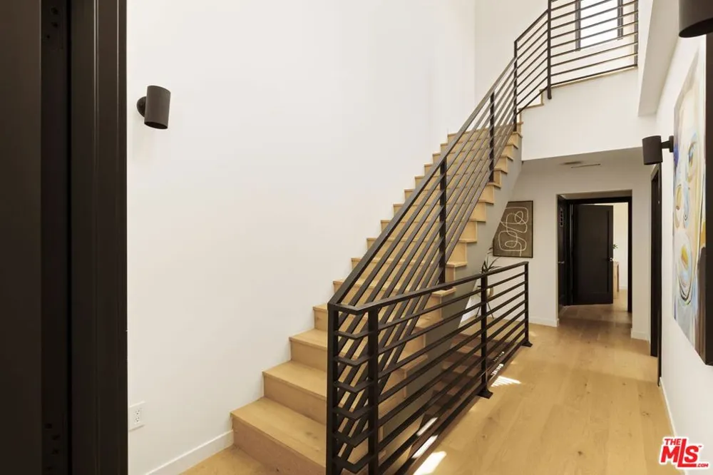 4180 Duquesne Avenue #3 Culver City, CA 90232