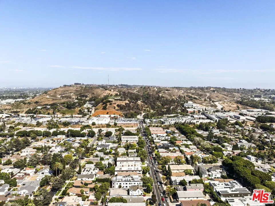 4180 Duquesne Avenue #3 Culver City, CA 90232