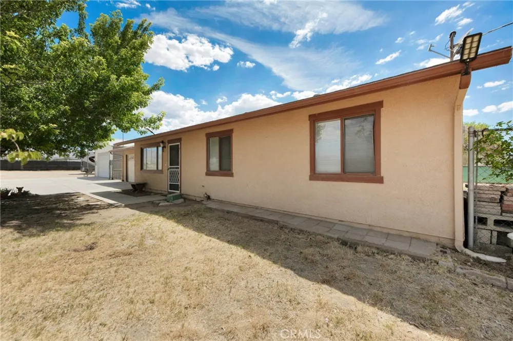 36421 106th E Littlerock, CA 93543