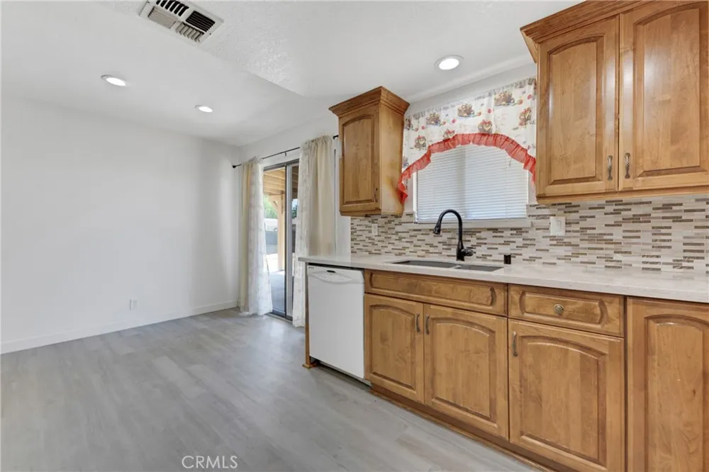 36421 106th E Littlerock, CA 93543