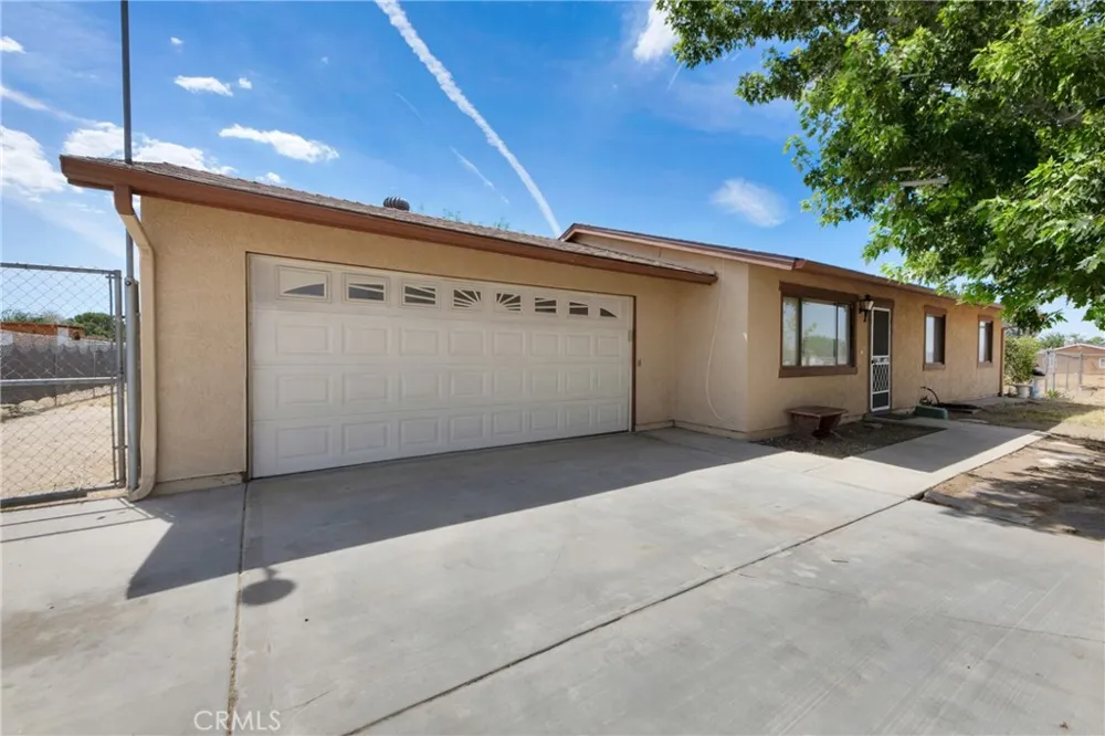36421 106th E Littlerock, CA 93543