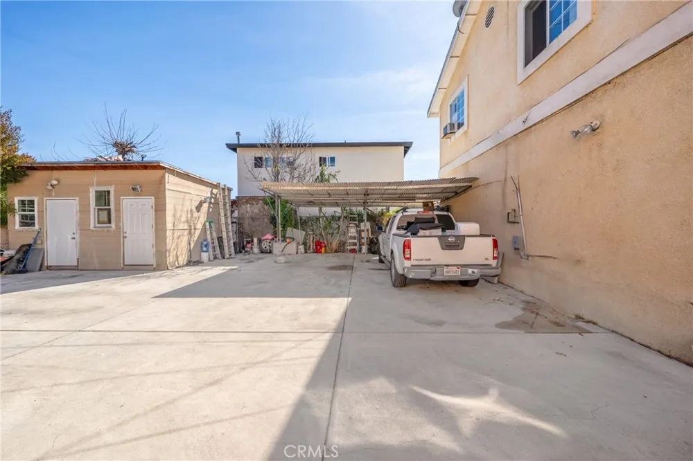 5335 Carlin Los Angeles, CA 90016