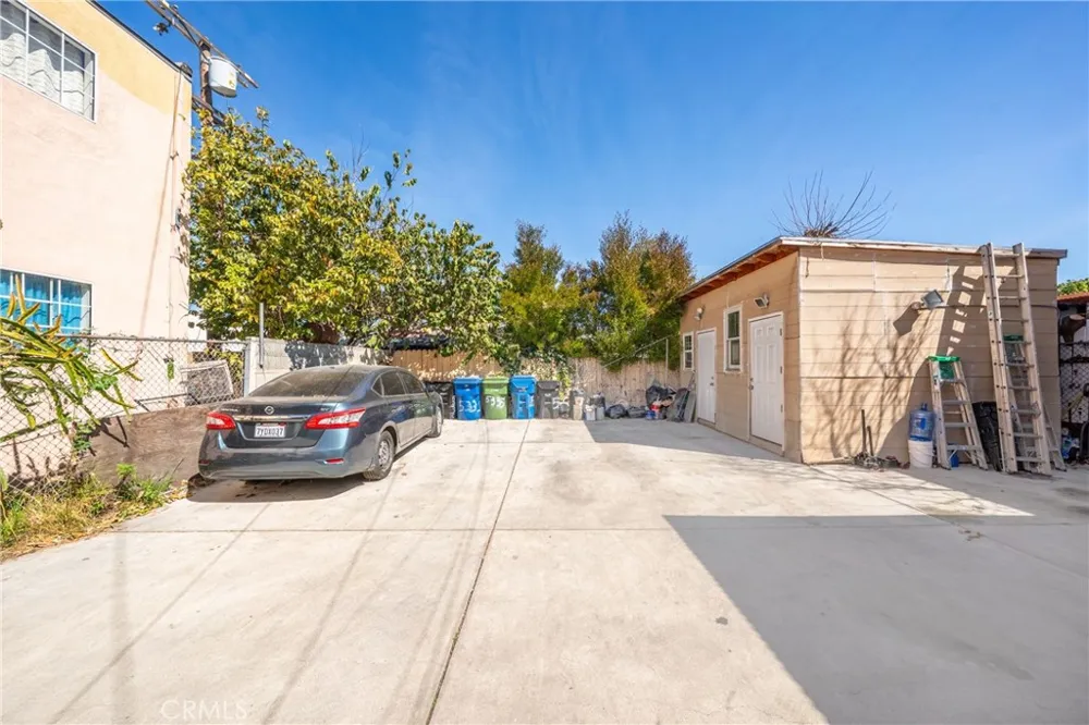 5335 Carlin Los Angeles, CA 90016