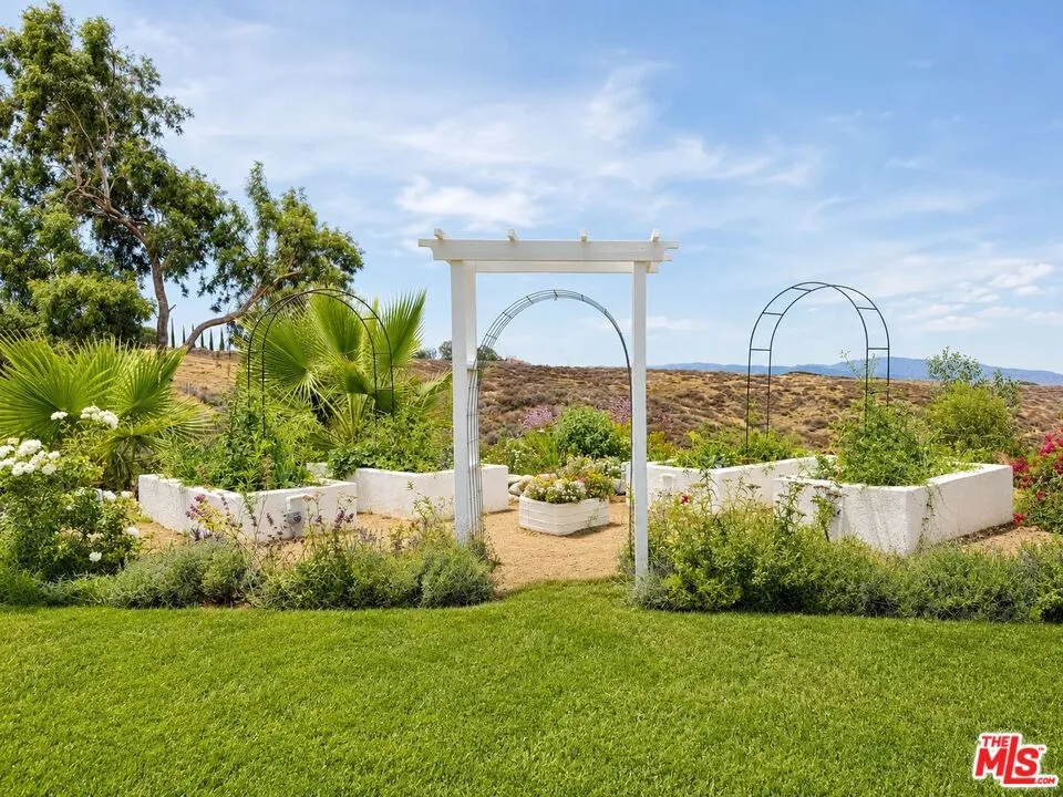 31383 Overcrest Drive Redlands, CA 92374