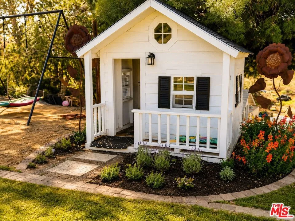 31383 Overcrest Drive Redlands, CA 92374