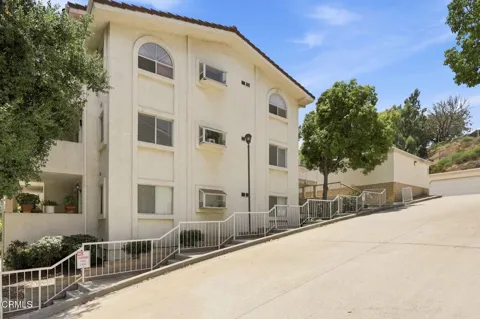 2533 Antonio Drive #101