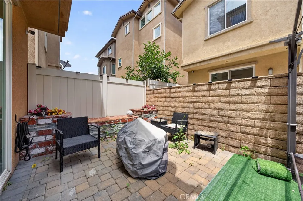 11916 Manzanilla Lane Los Angeles, CA 90047