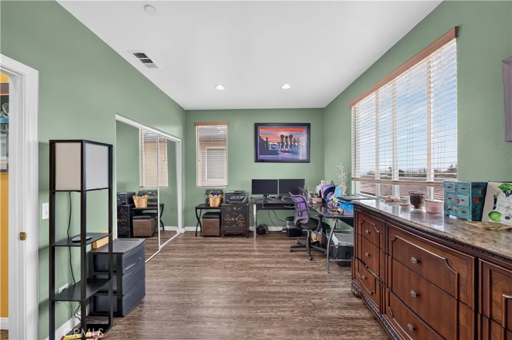 11916 Manzanilla Lane Los Angeles, CA 90047