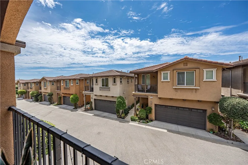 11916 Manzanilla Lane Los Angeles, CA 90047