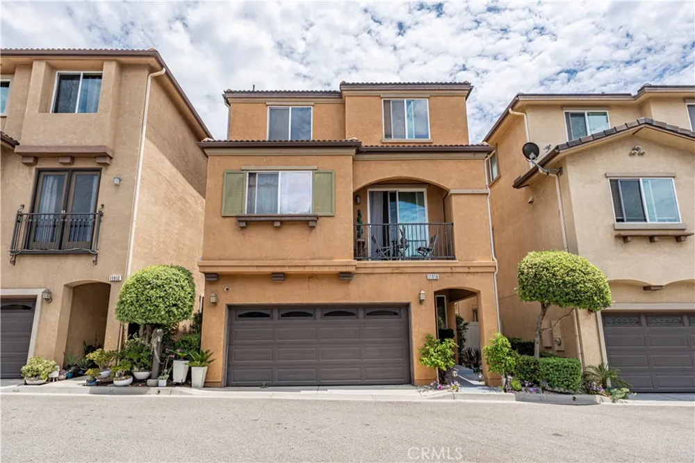 11916 Manzanilla Lane Los Angeles, CA 90047