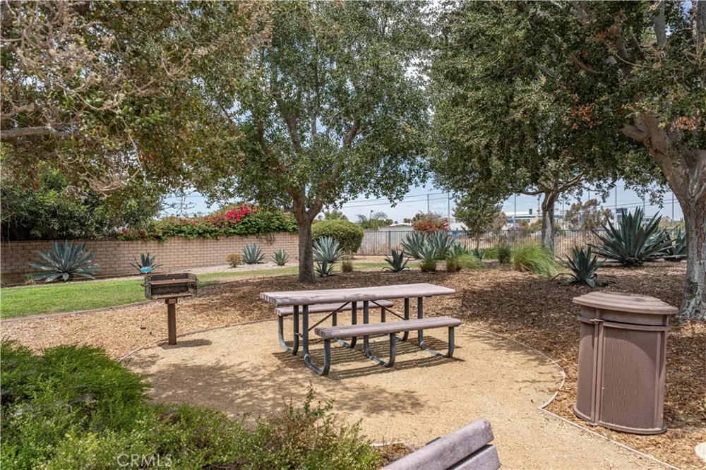 11916 Manzanilla Lane Los Angeles, CA 90047