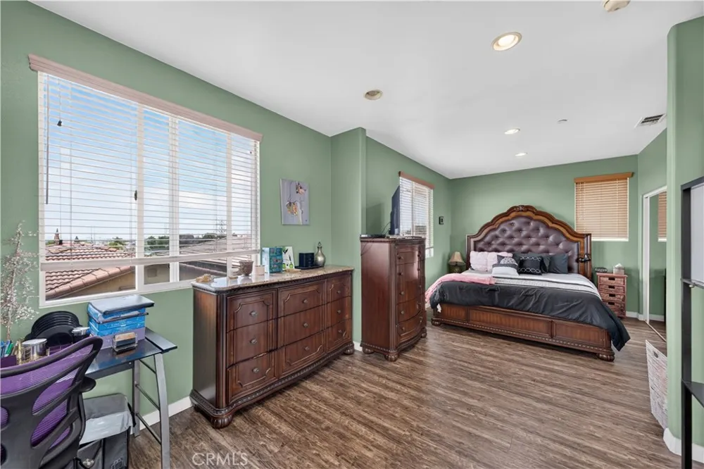11916 Manzanilla Lane Los Angeles, CA 90047