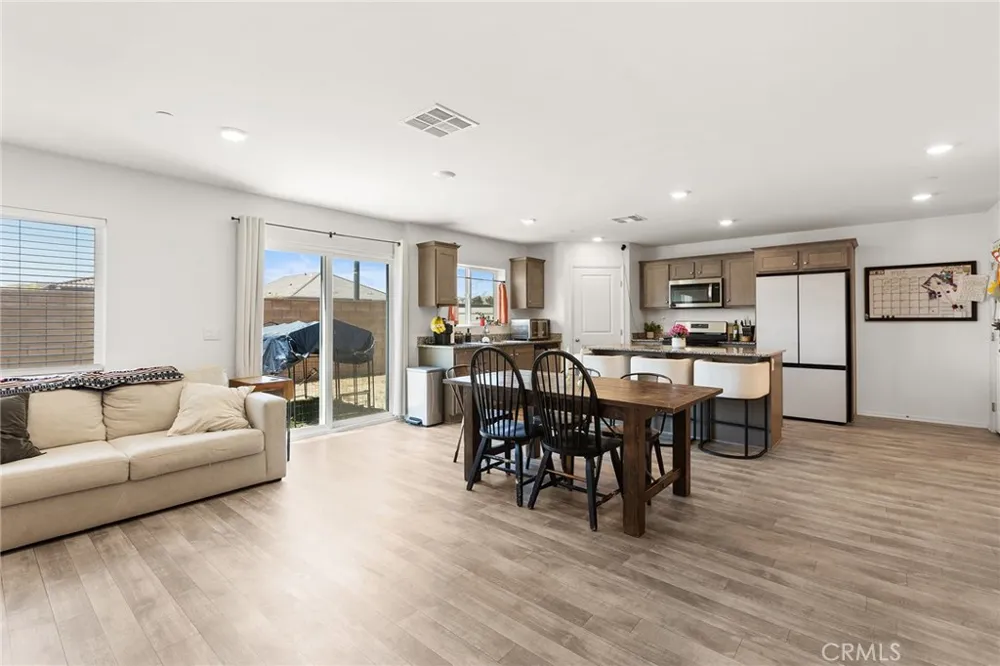 30851 Le Baron Court Winchester, CA 92596