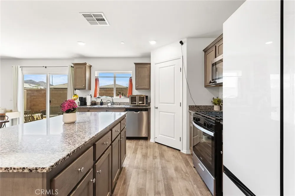 30851 Le Baron Court Winchester, CA 92596