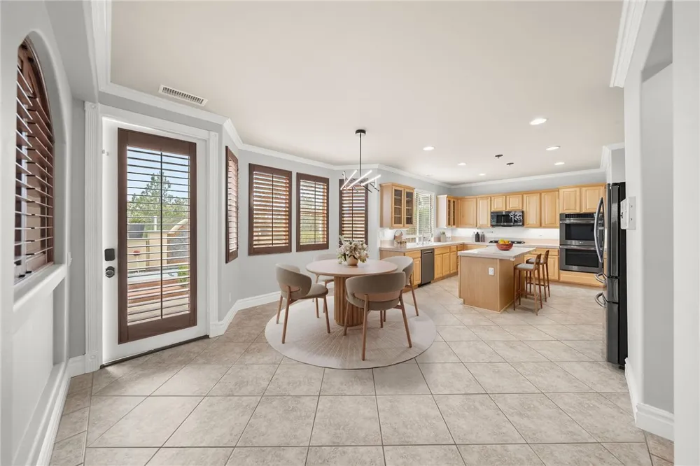 33352 Barrington Temecula, CA 92592