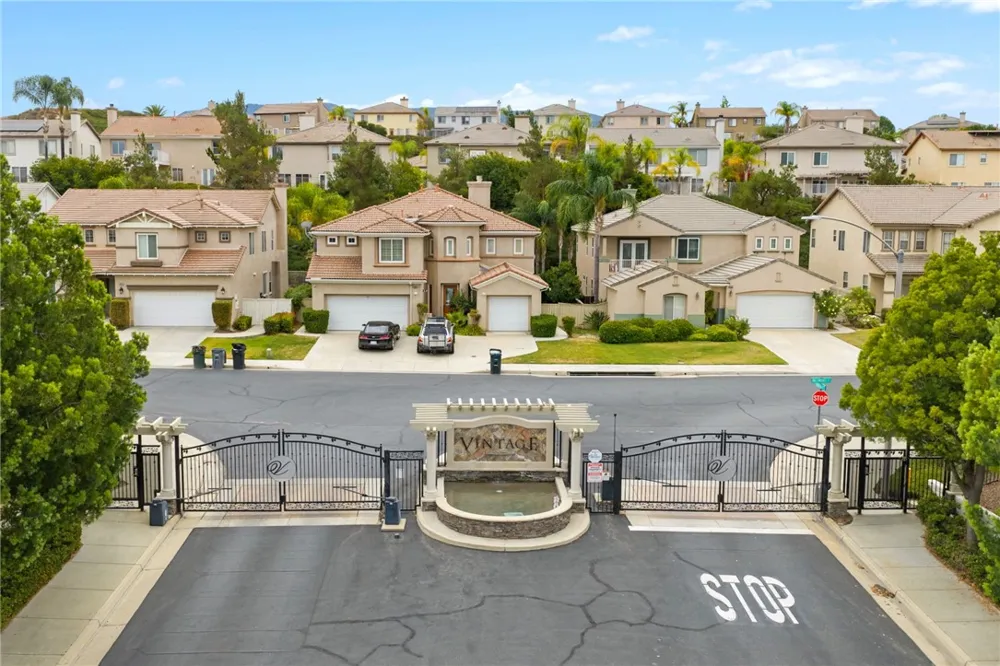 33352 Barrington Temecula, CA 92592