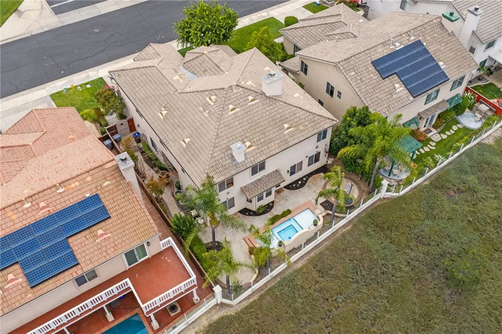 33352 Barrington Temecula, CA 92592