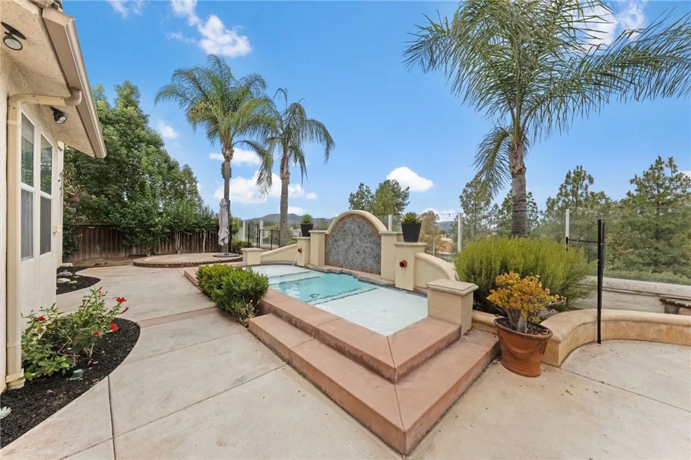 33352 Barrington Temecula, CA 92592