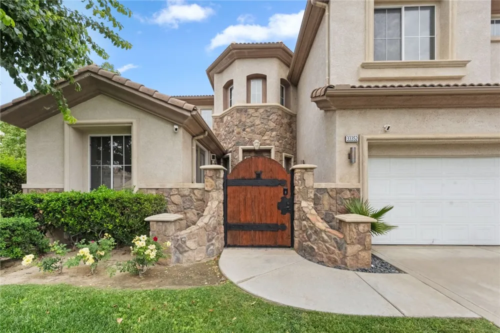 33352 Barrington Temecula, CA 92592