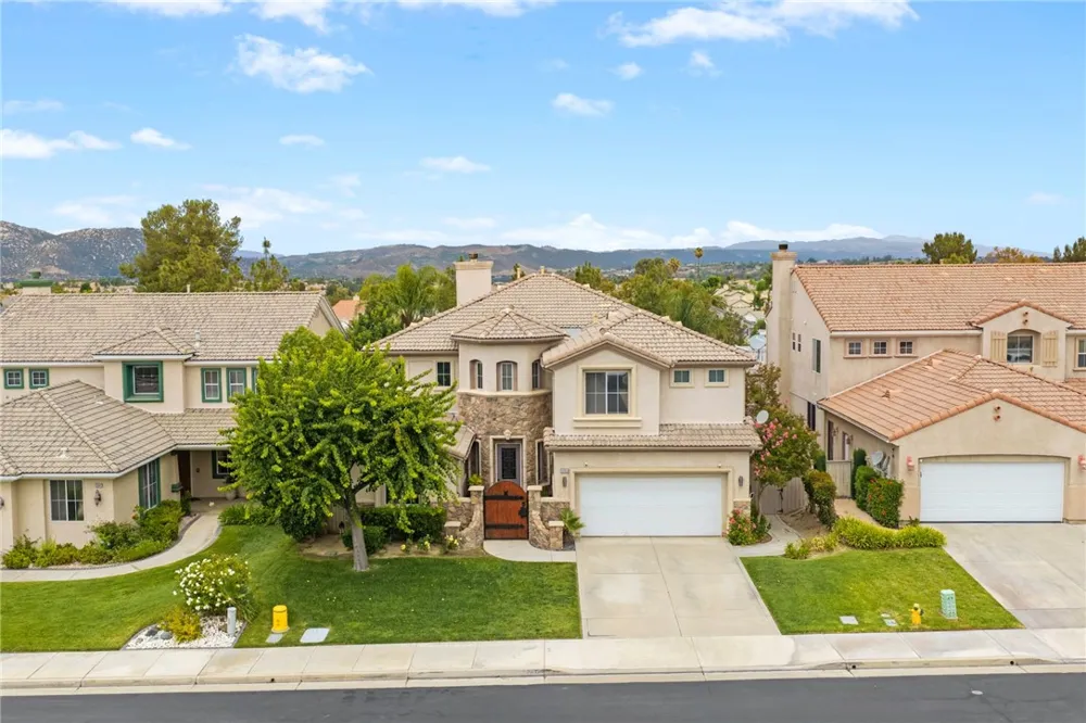 33352 Barrington Temecula, CA 92592