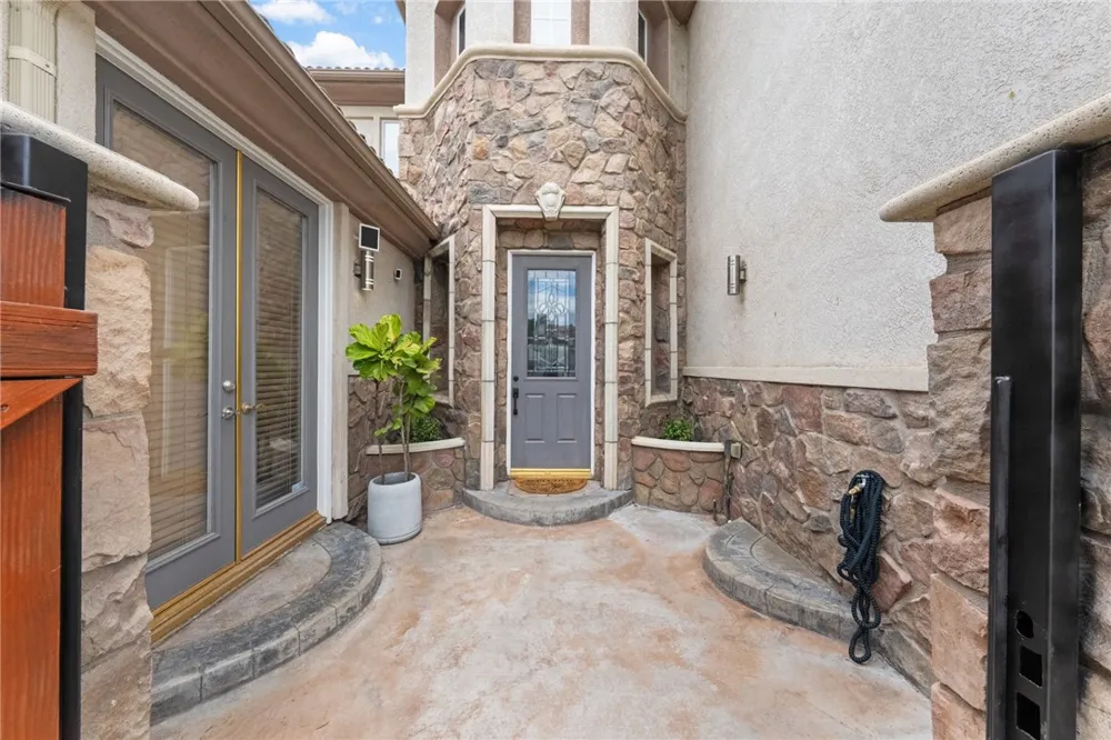 33352 Barrington Temecula, CA 92592