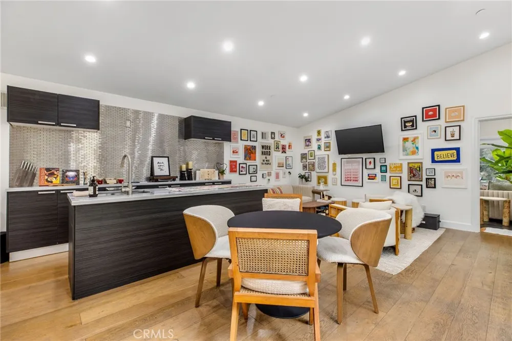 11645 Woodbridge Street Studio City, CA 91604