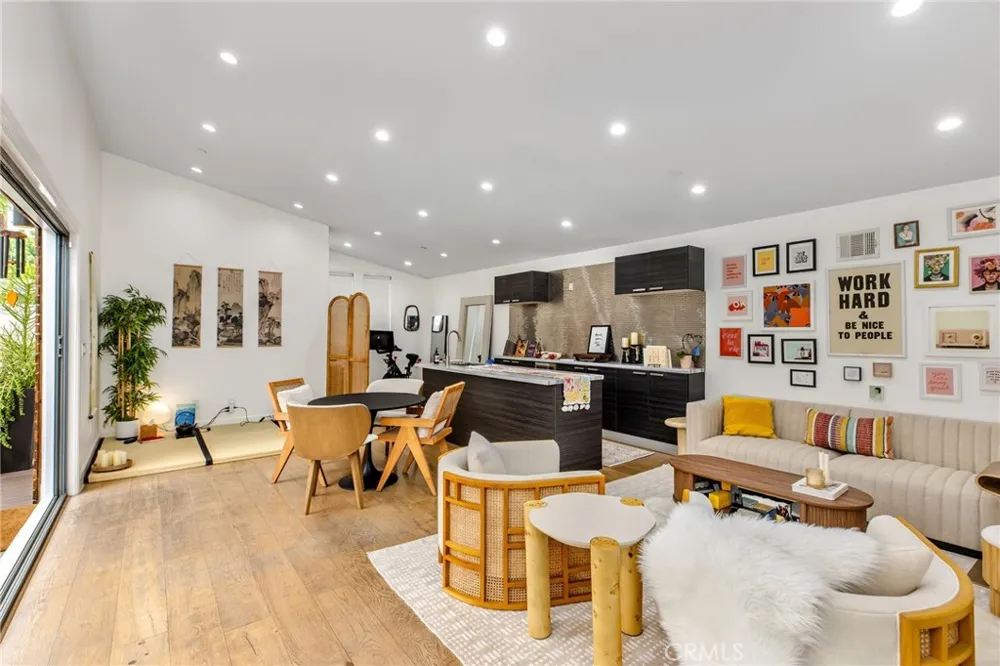 11645 Woodbridge Street Studio City, CA 91604