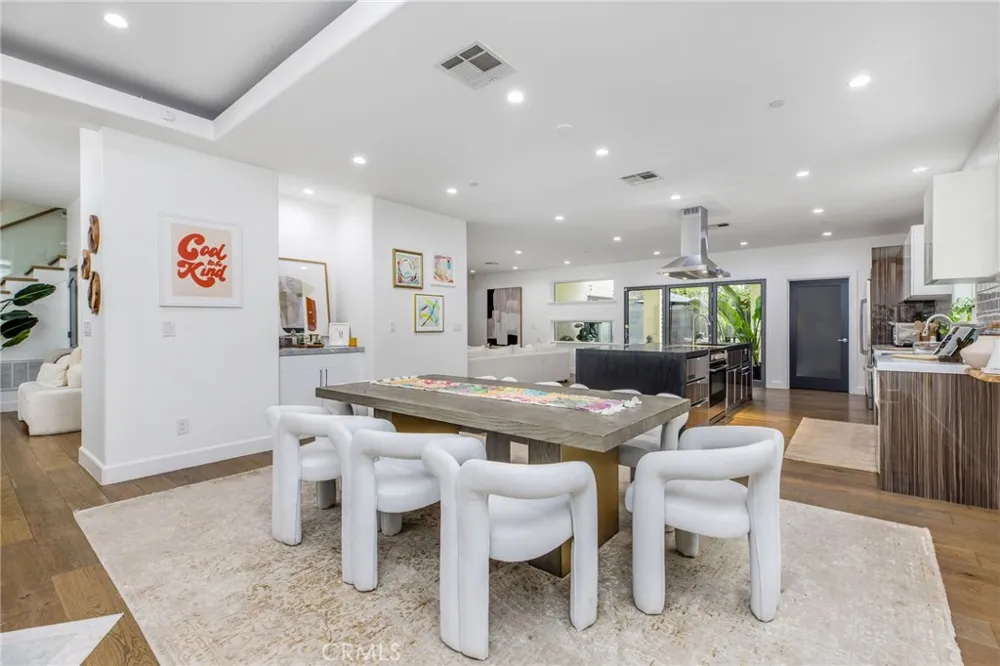 11645 Woodbridge Street Studio City, CA 91604