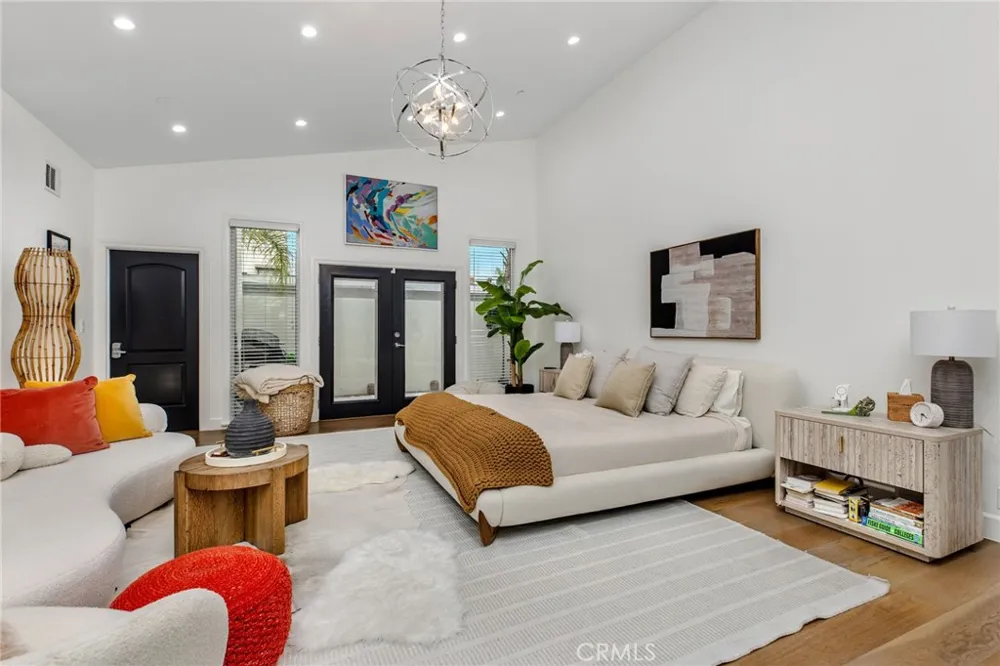 11645 Woodbridge Street Studio City, CA 91604