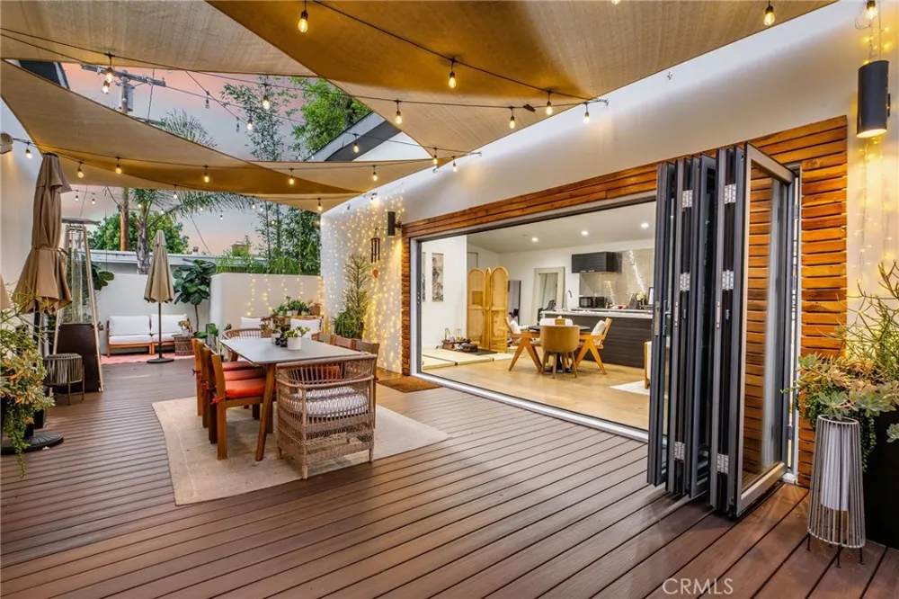 11645 Woodbridge Street Studio City, CA 91604