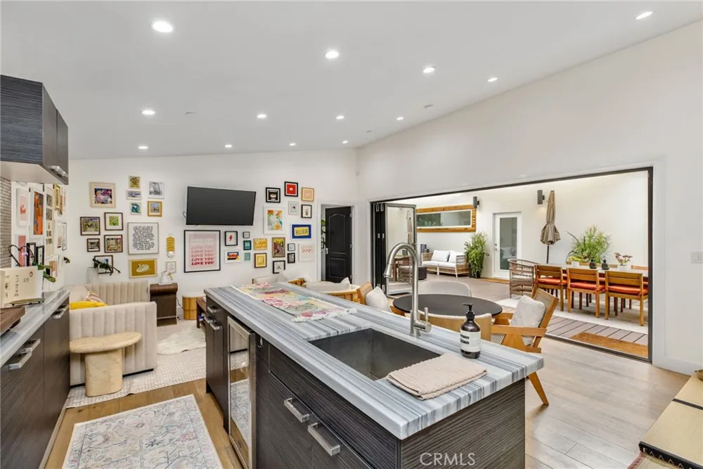 11645 Woodbridge Street Studio City, CA 91604