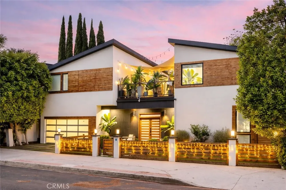 11645 Woodbridge Street Studio City, CA 91604