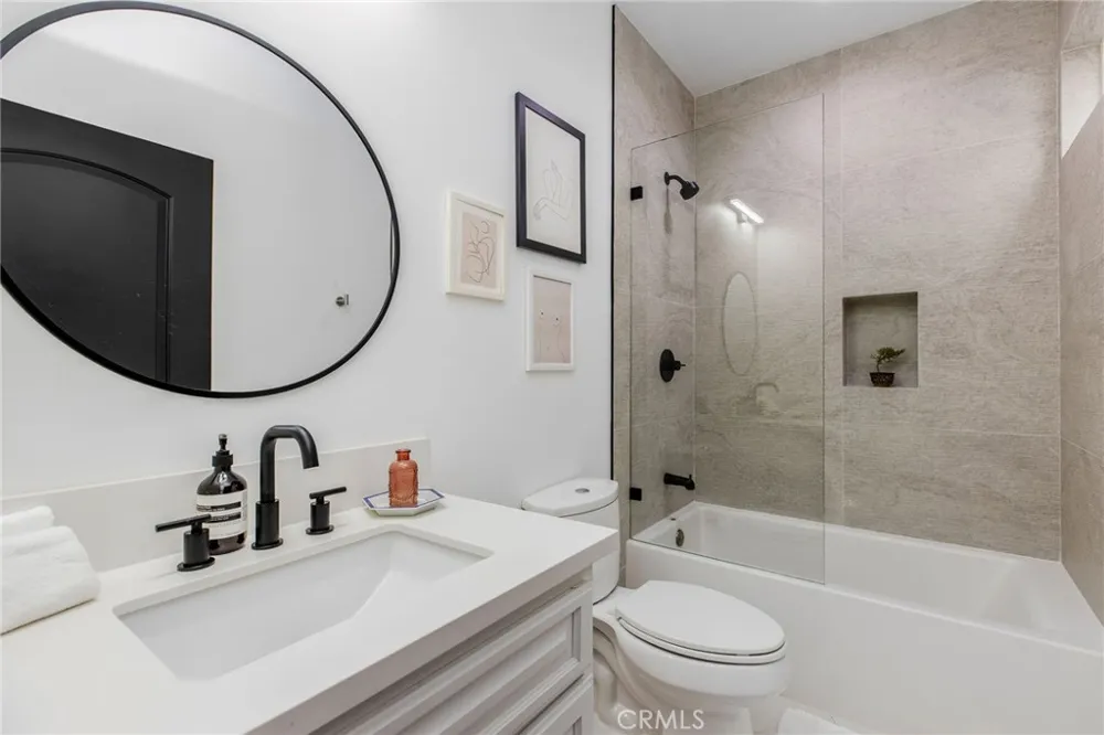 11645 Woodbridge Street Studio City, CA 91604