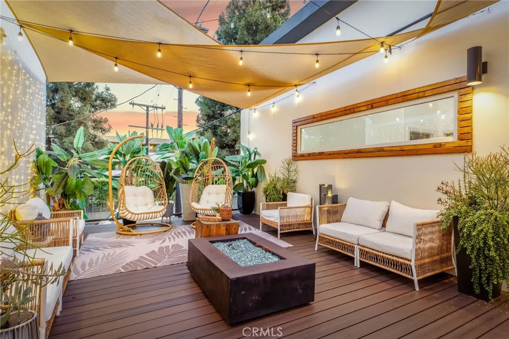 11645 Woodbridge Street Studio City, CA 91604