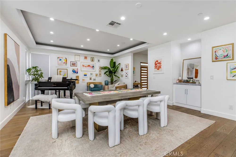 11645 Woodbridge Street Studio City, CA 91604
