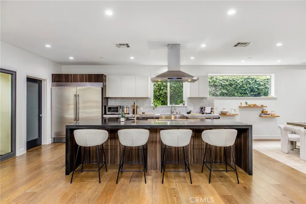 11645 Woodbridge Street Studio City, CA 91604