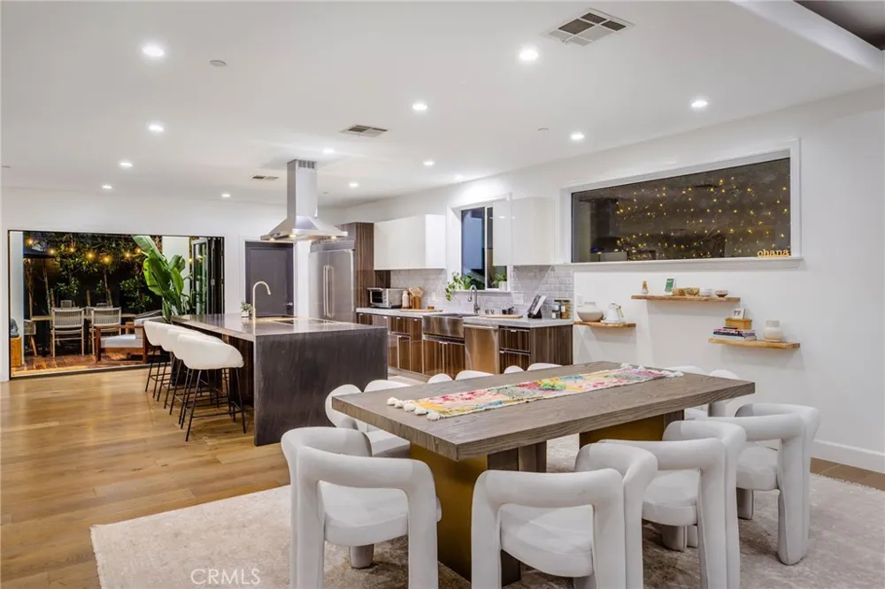 11645 Woodbridge Street Studio City, CA 91604