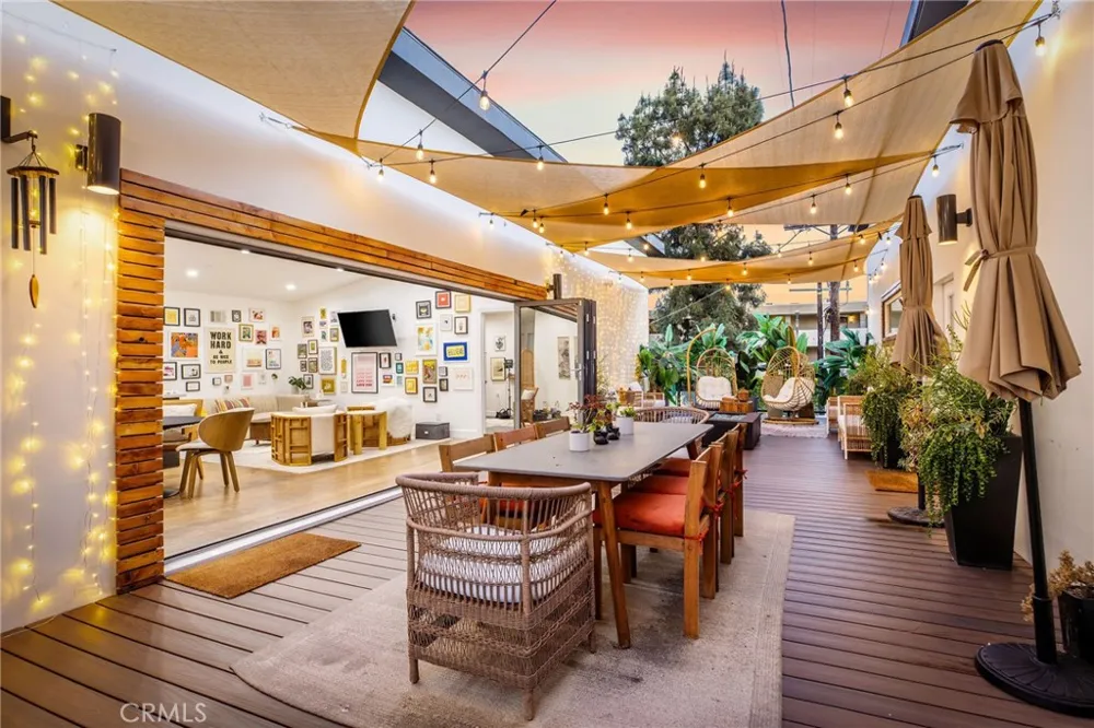 11645 Woodbridge Street Studio City, CA 91604