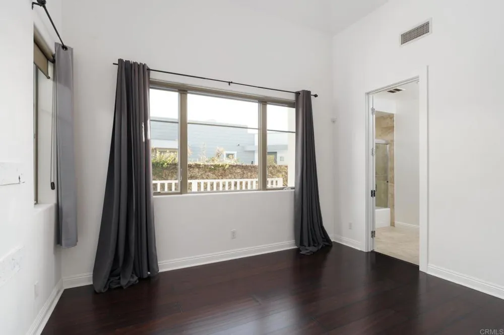 611 Stratford Ct Del Mar, CA 92014