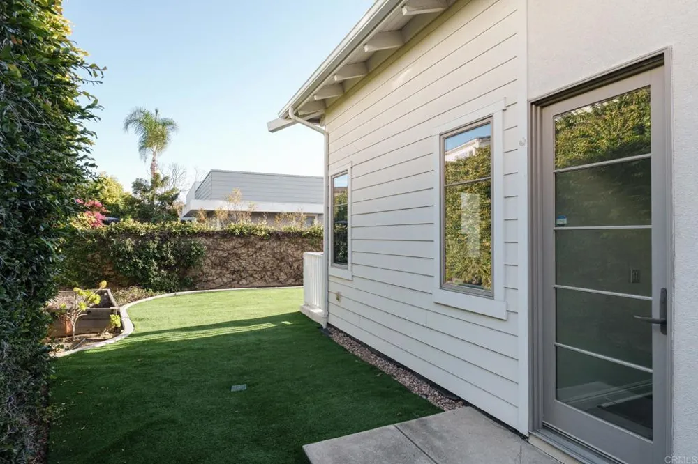 611 Stratford Ct Del Mar, CA 92014
