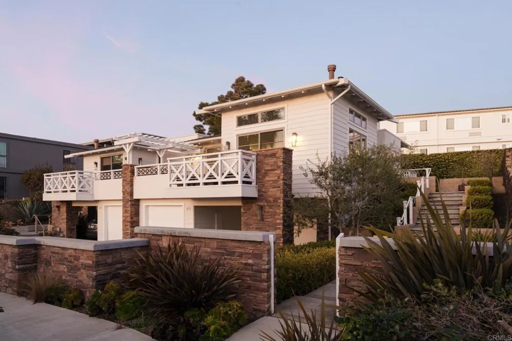 611 Stratford Ct Del Mar, CA 92014
