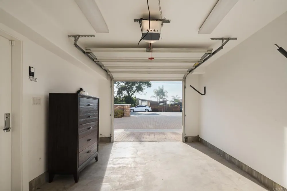 611 Stratford Ct Del Mar, CA 92014