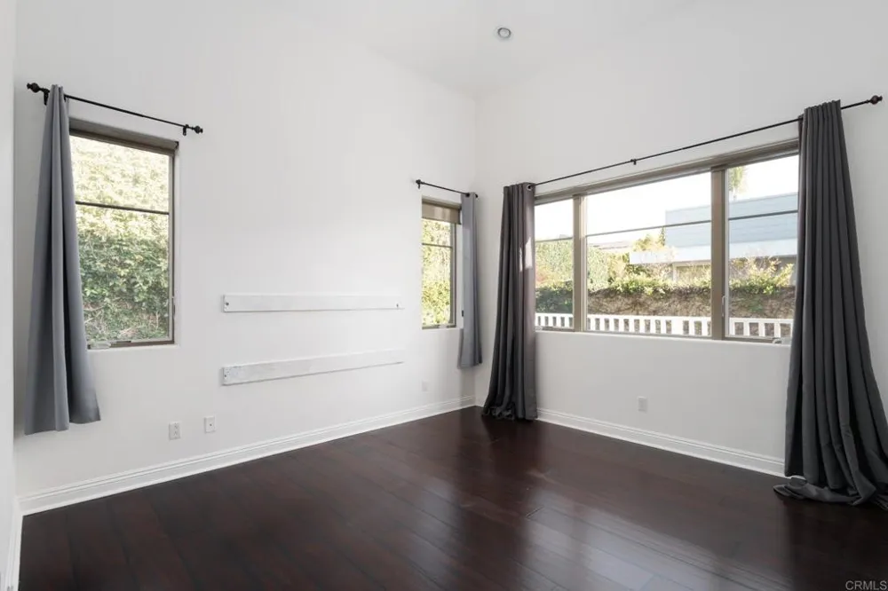 611 Stratford Ct Del Mar, CA 92014