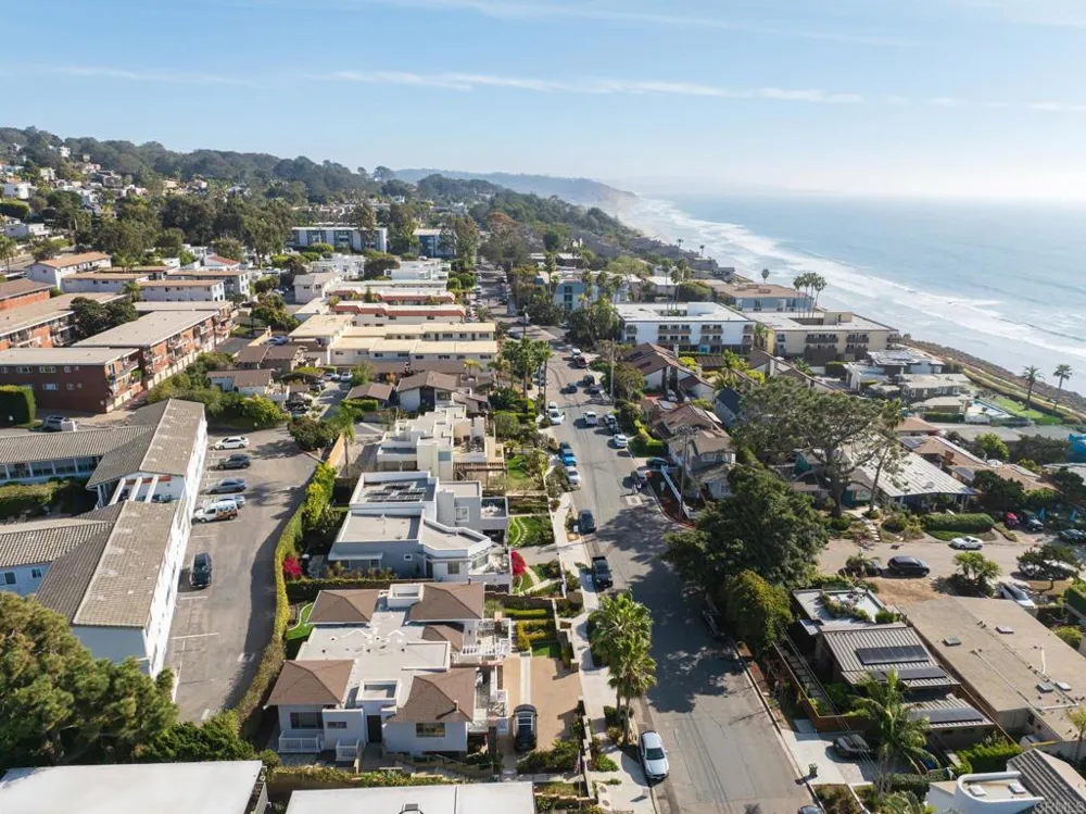 611 Stratford Ct Del Mar, CA 92014