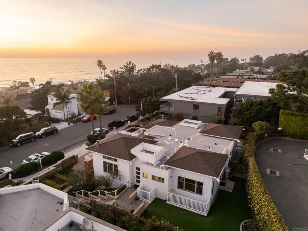 611 Stratford Ct Del Mar, CA 92014