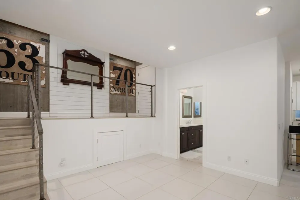 611 Stratford Ct Del Mar, CA 92014