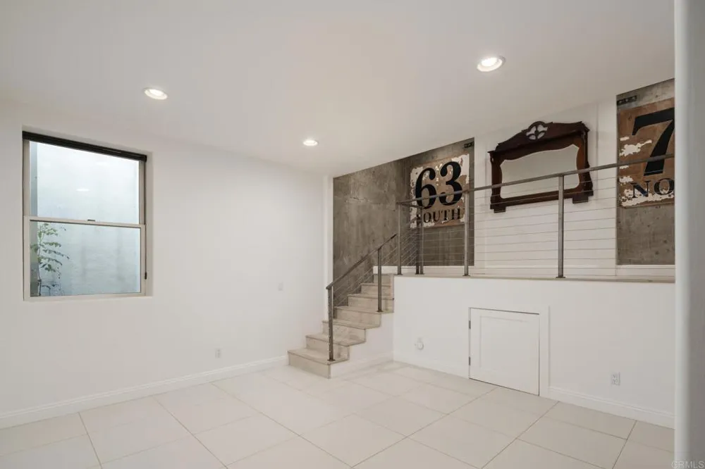 611 Stratford Ct Del Mar, CA 92014