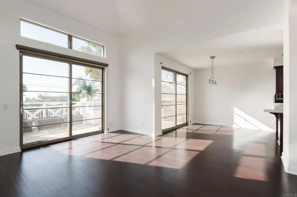 611 Stratford Ct Del Mar, CA 92014