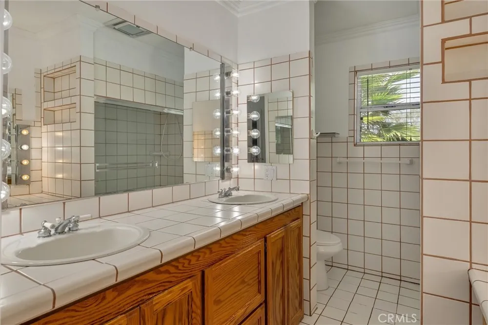 3295 Hildale Oroville, CA 95966